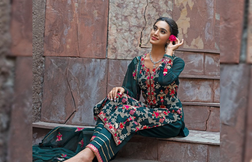 Complete Your Look With Elegant Cotton Kurta Set With Dupatta