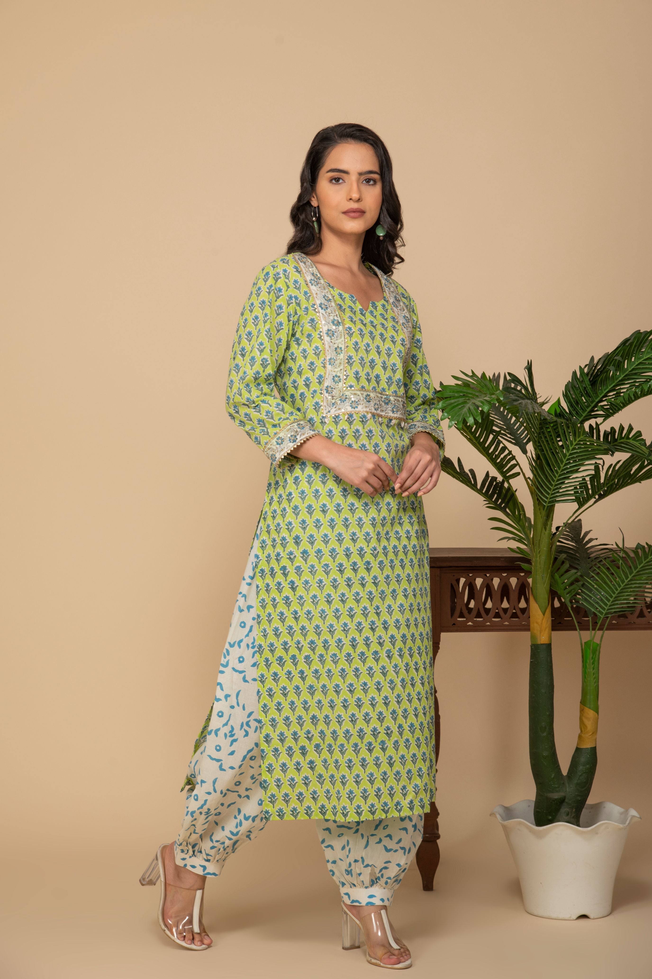 Green printed kurta with white printed bottom 3 piece suit set with contrast cream dupatta
