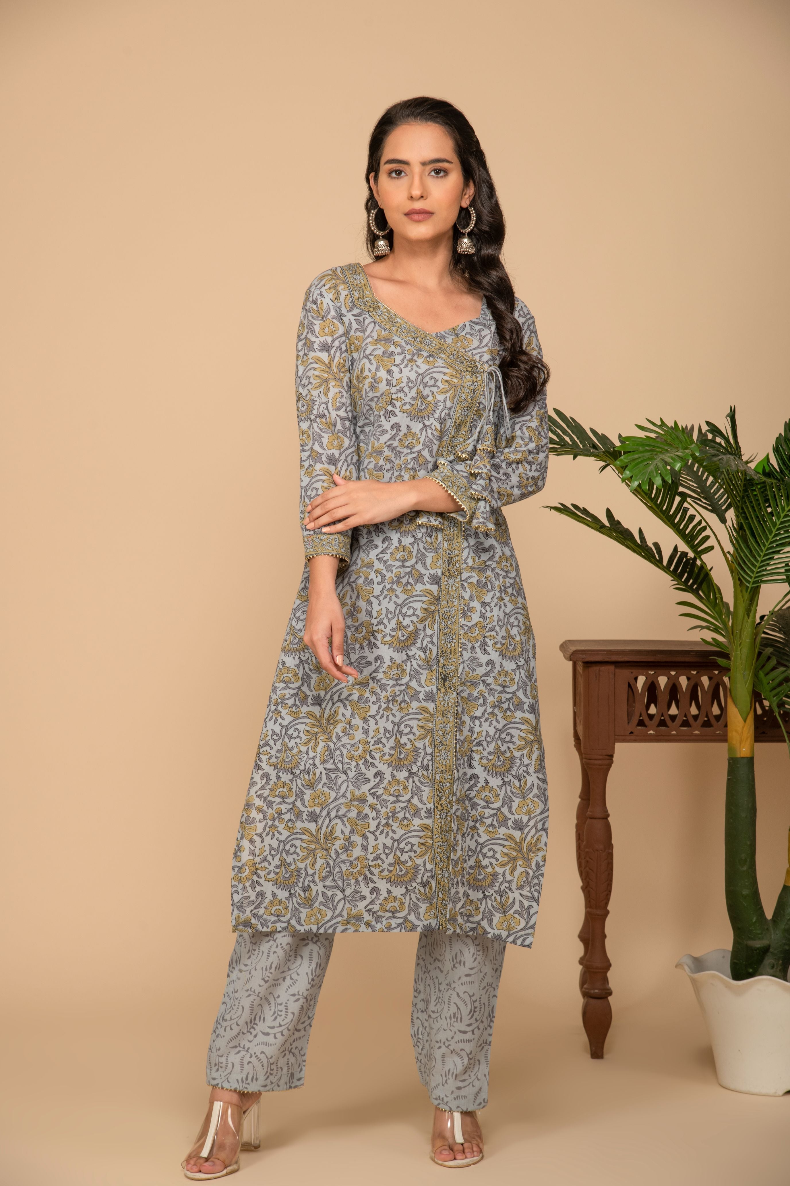 Grey printed kurta with grey printed bottom 3 piece suit set with buttis allover dupatta