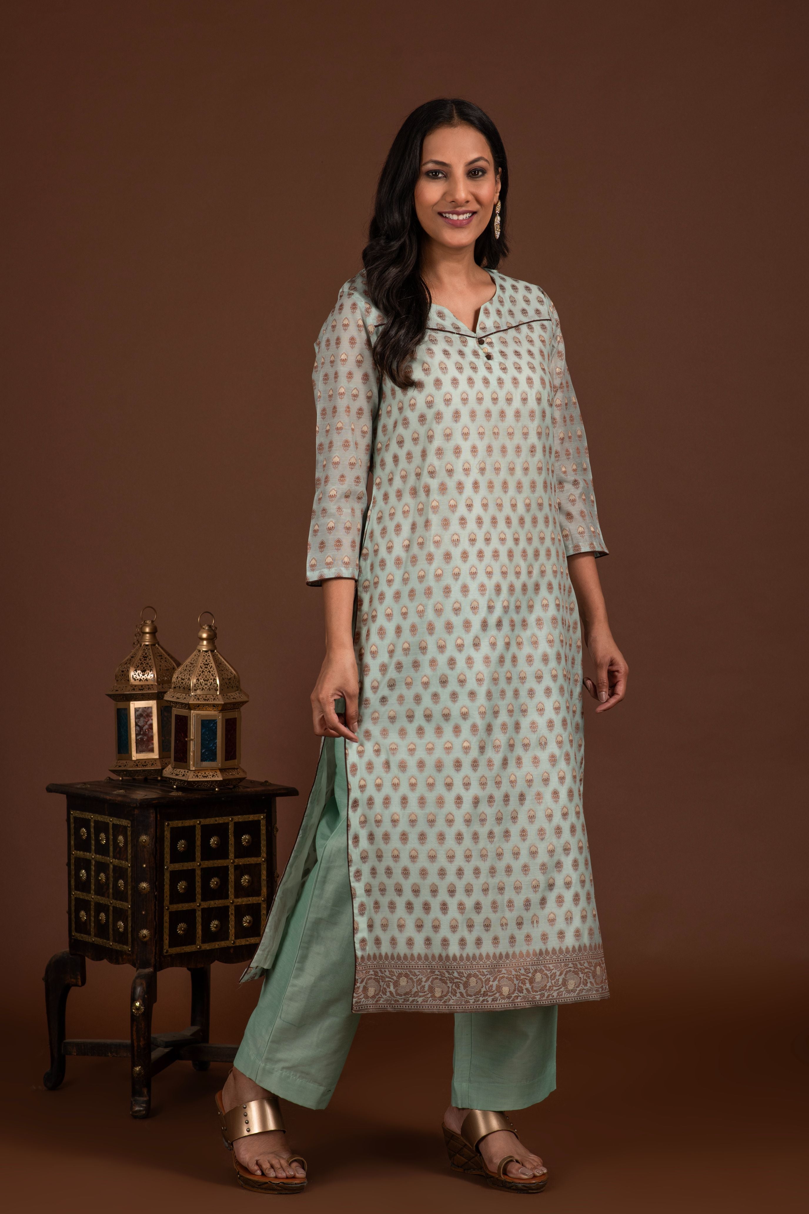 Banarasi Weave Kurta and Dupatta with Solid Colour Bottom