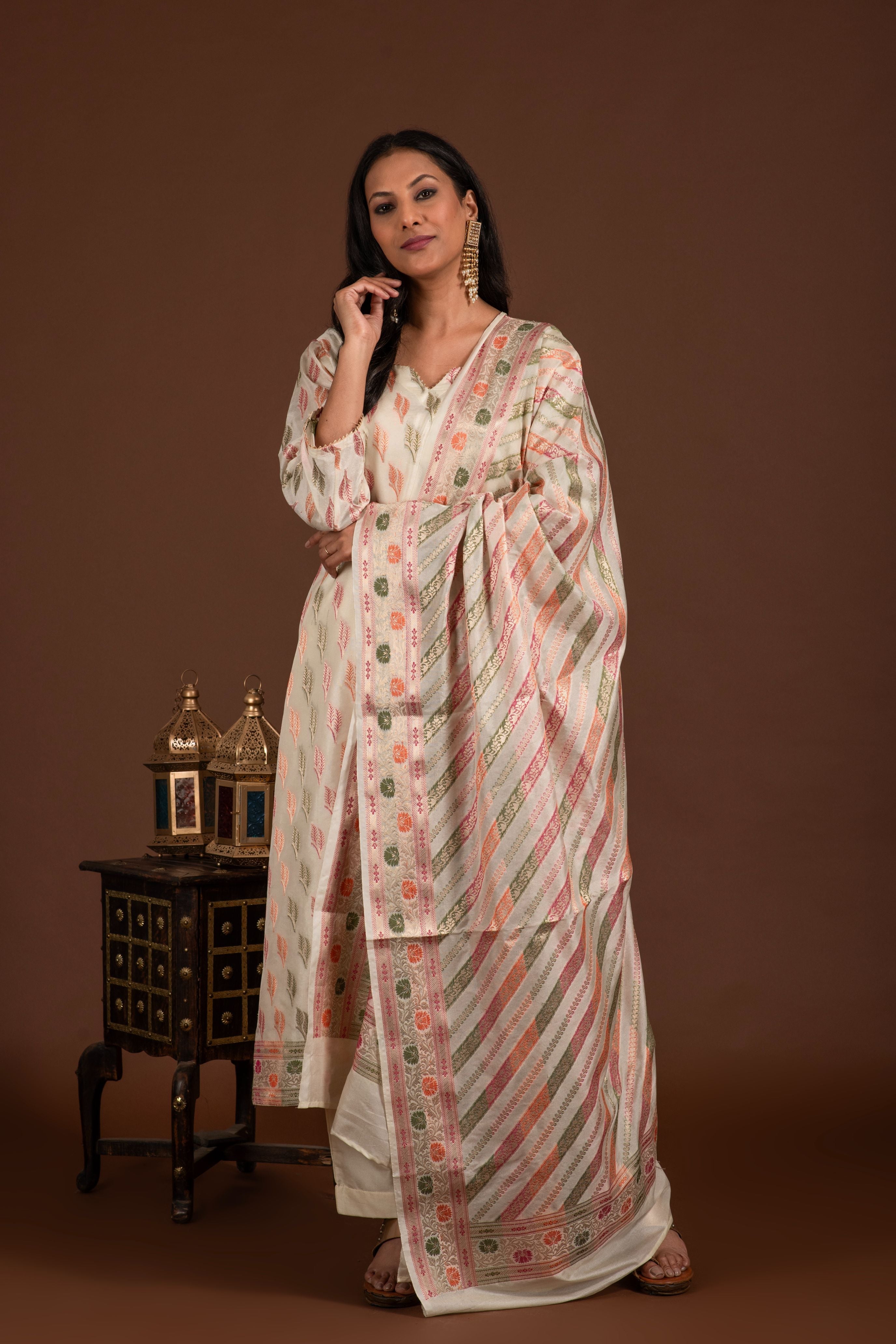 Banarasi Weave Kurta and Dupatta with Solid Colour Bottom