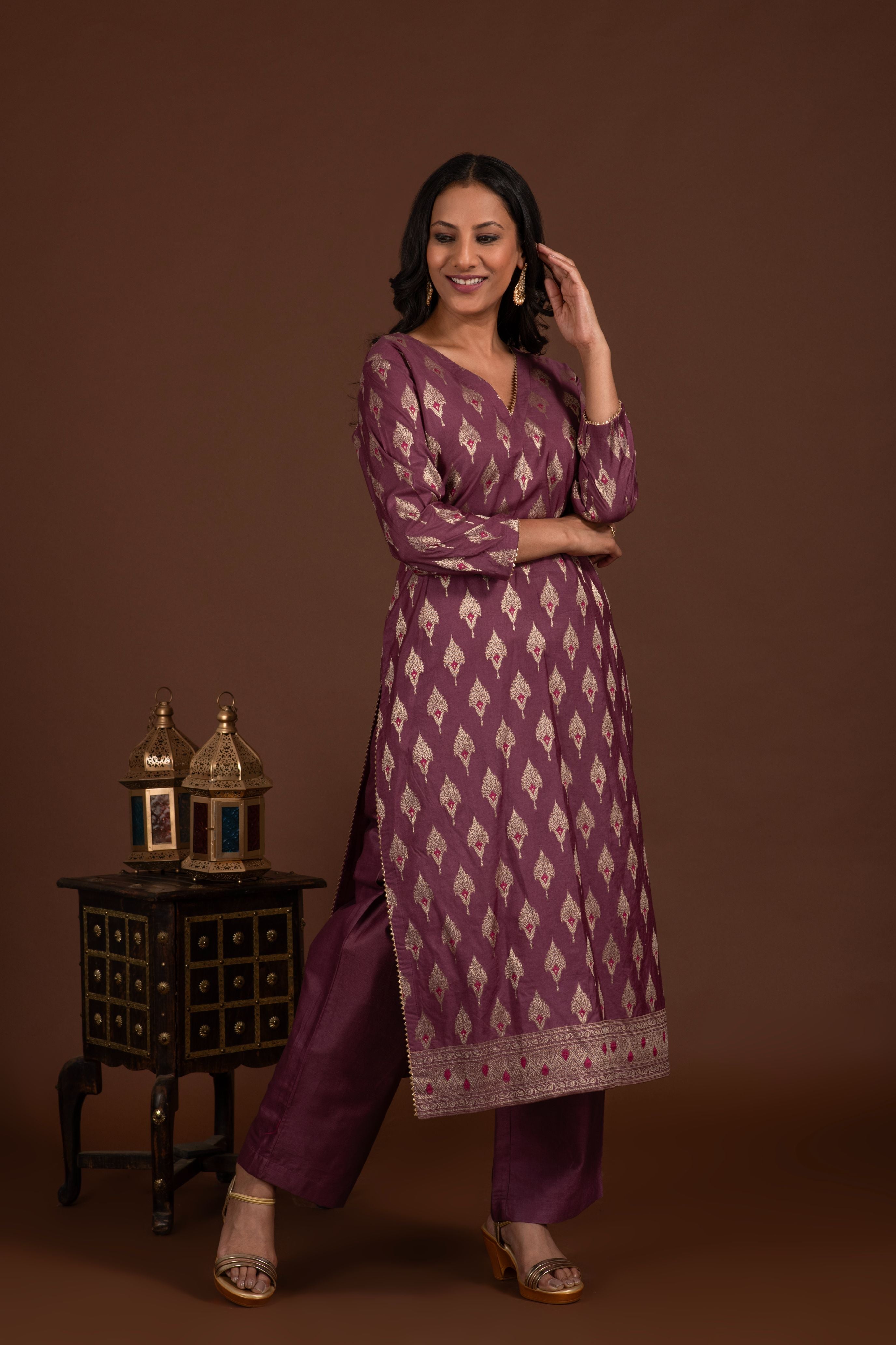 Banarasi Weave Kurta and Dupatta with Solid Colour Bottom