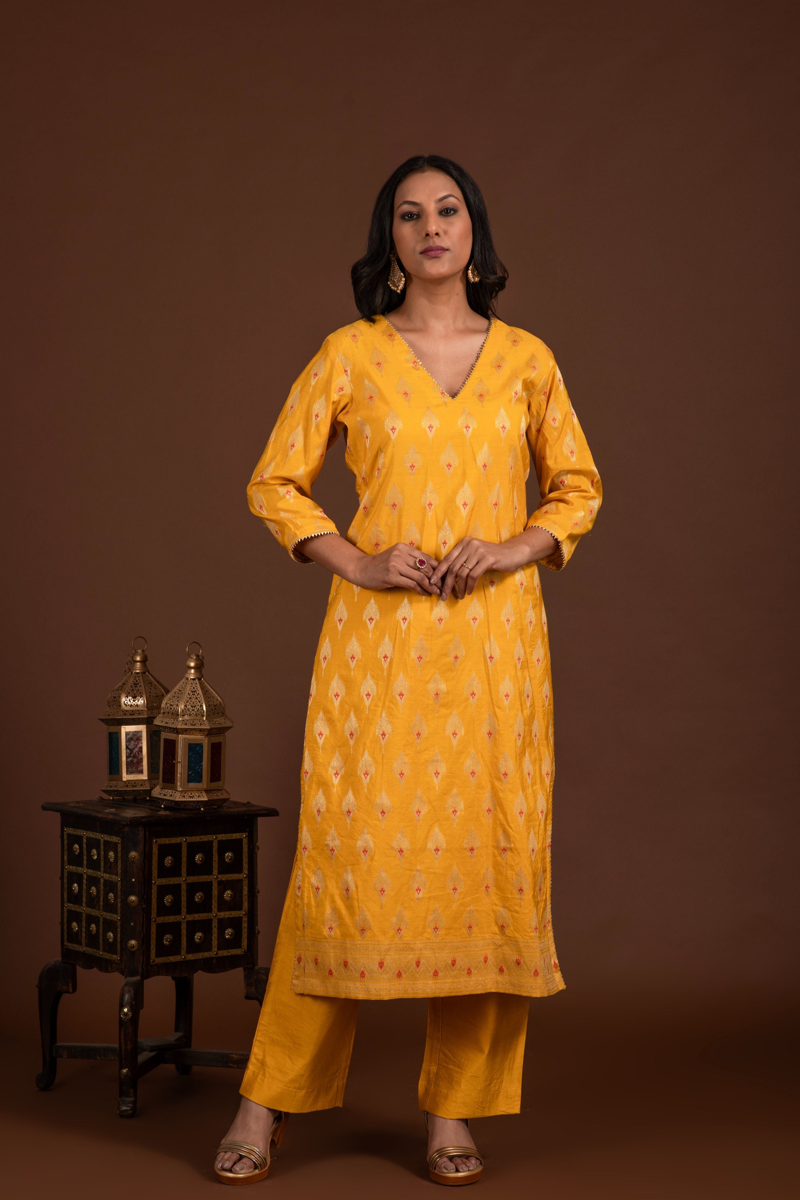 Banarasi Weave Kurta and Dupatta with Solid Colour Bottom