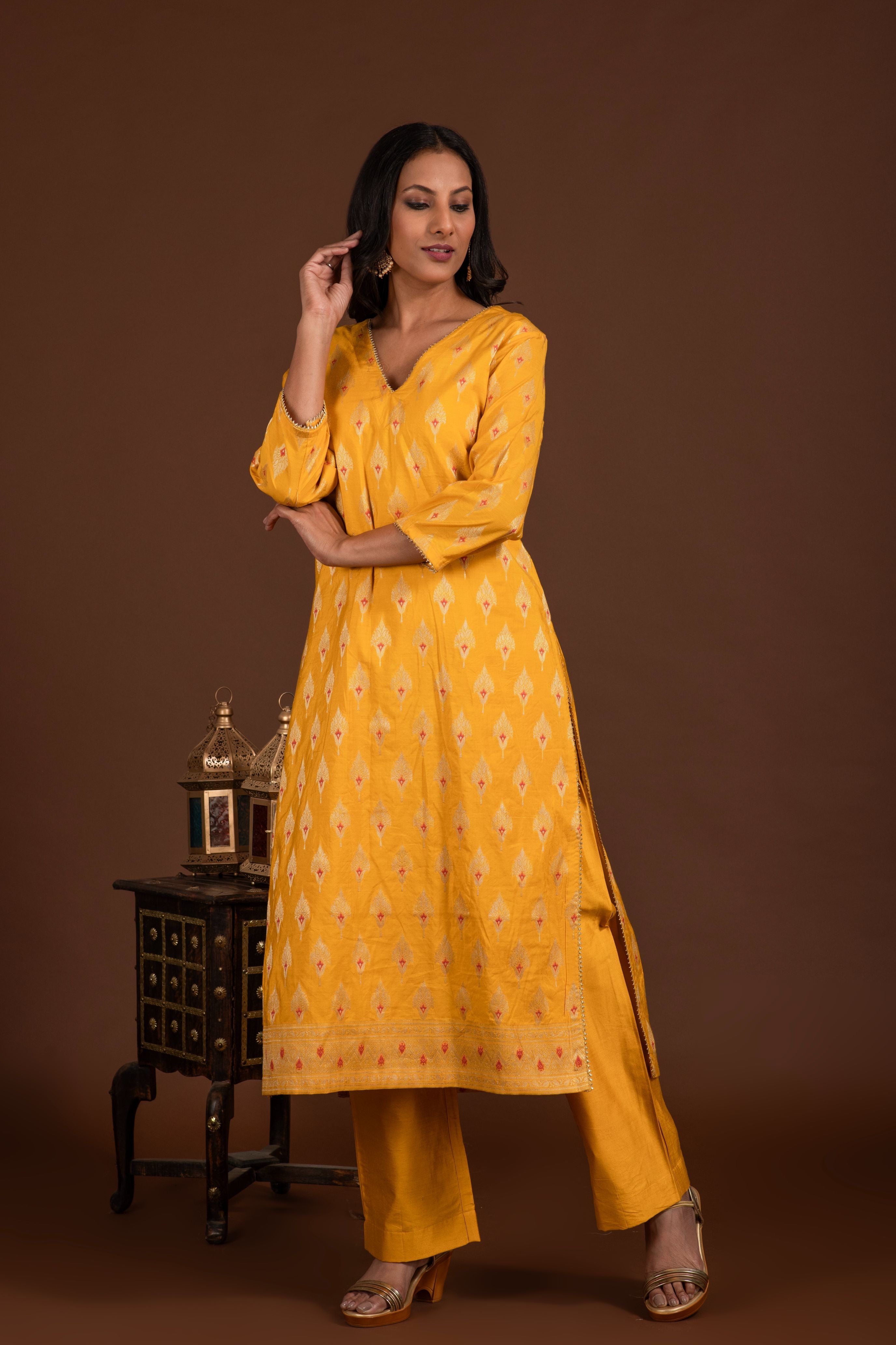 Banarasi Weave Kurta and Dupatta with Solid Colour Bottom