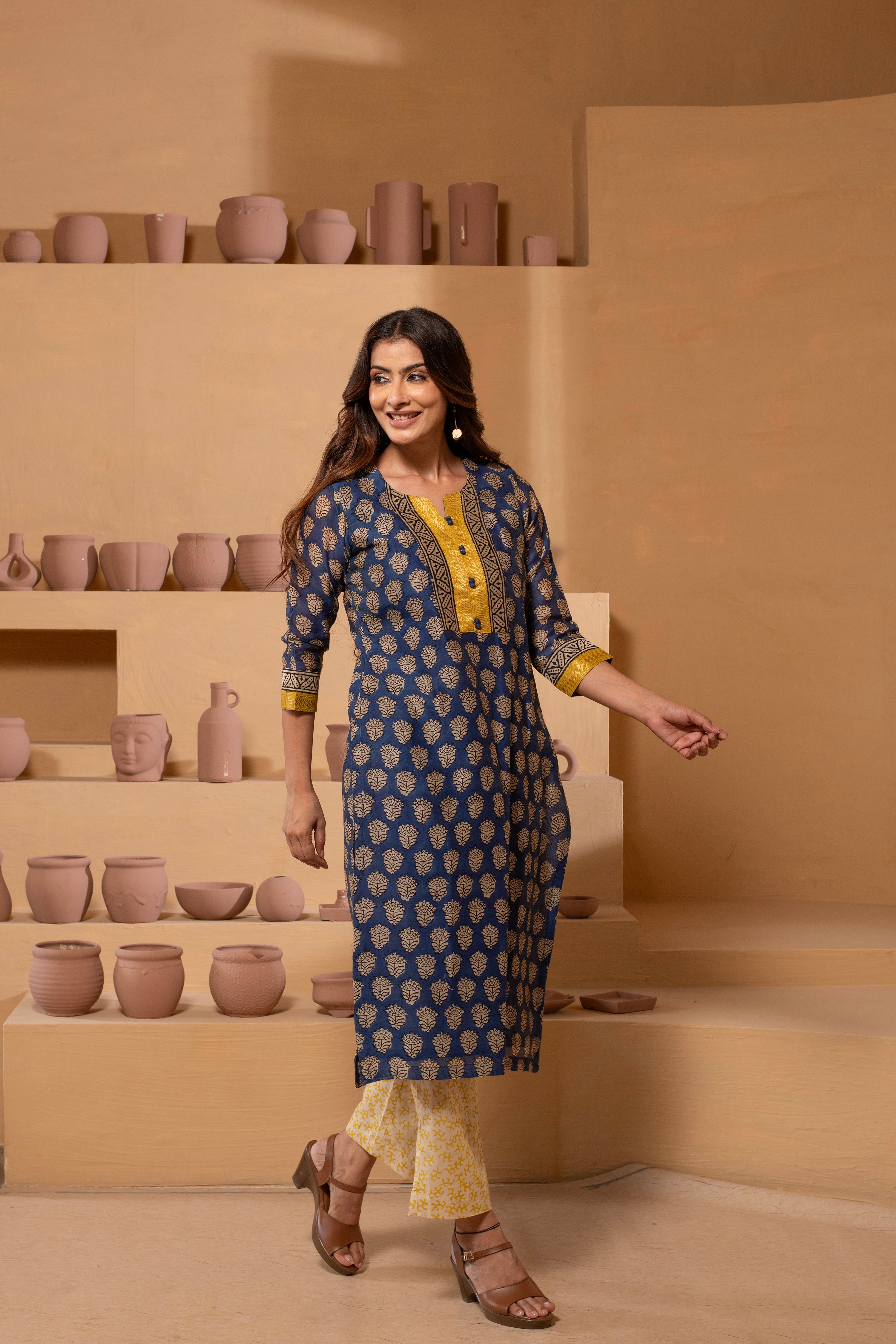 Timeless Maheshwari dupatta suit with intricate pattern and zari borders RKBMH8