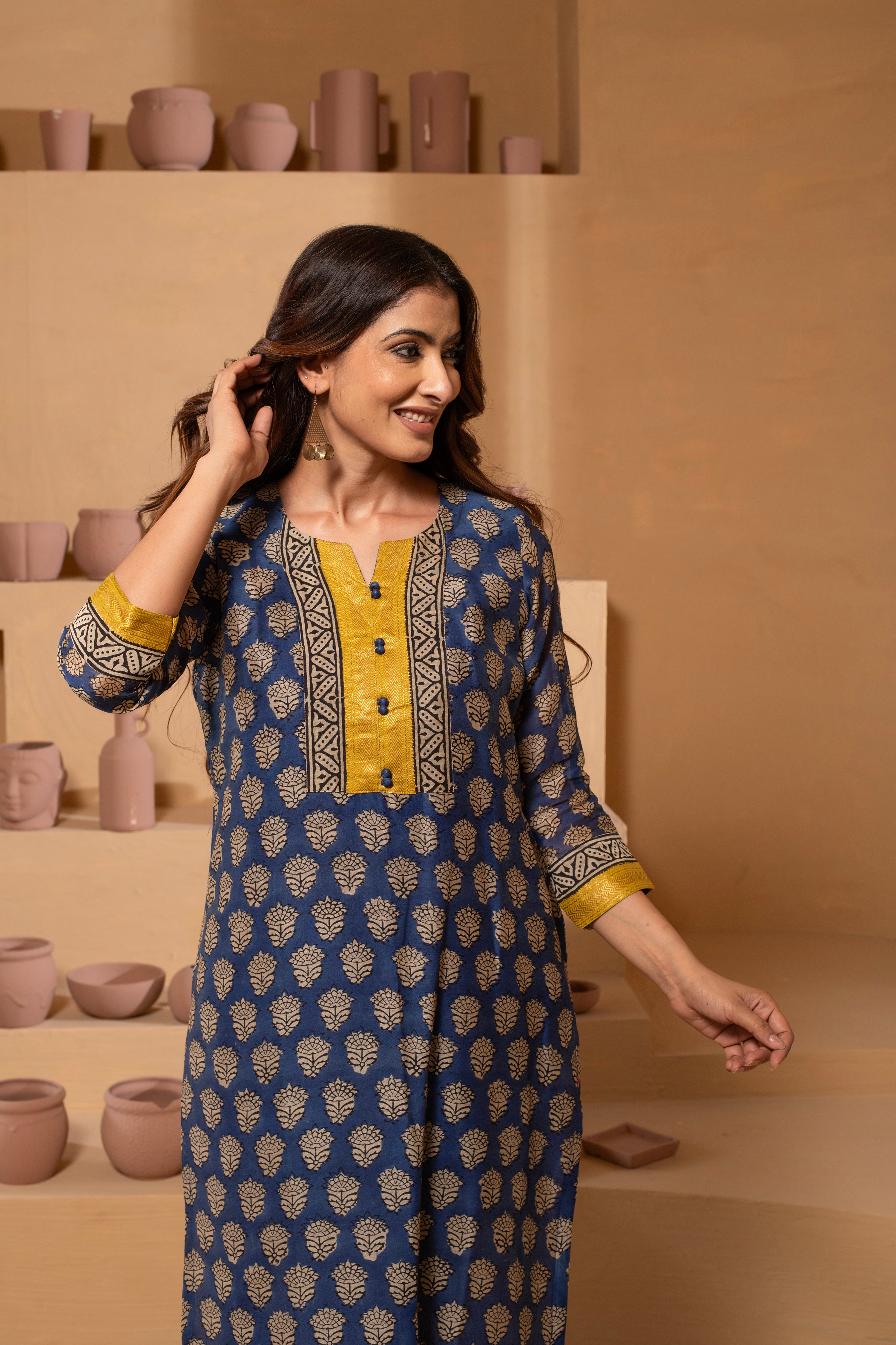 Timeless Maheshwari dupatta suit with intricate pattern and zari borders RKBMH8
