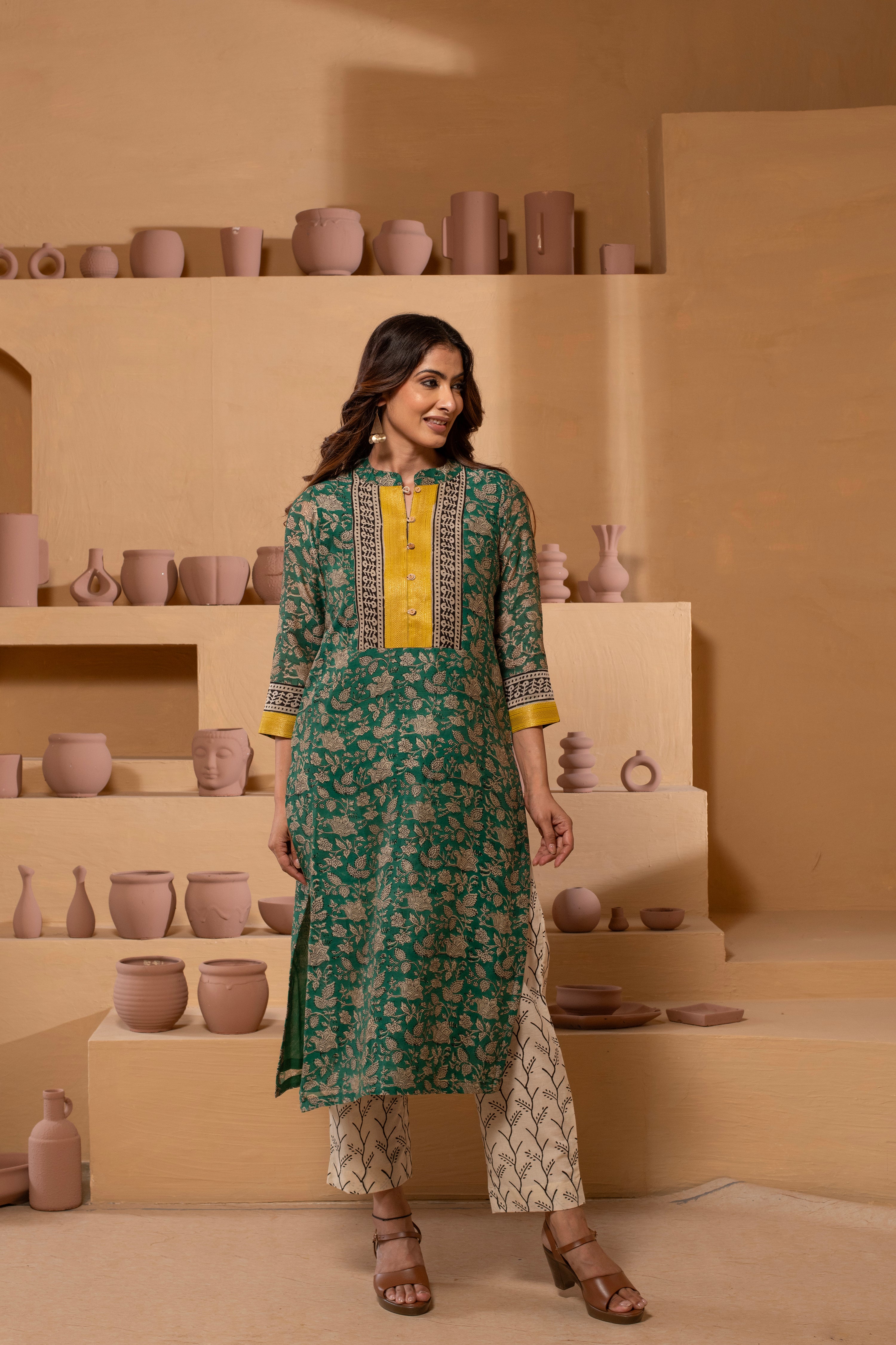 Timeless Maheshwari dupatta suit with intricate pattern and zari borders RKBMH11