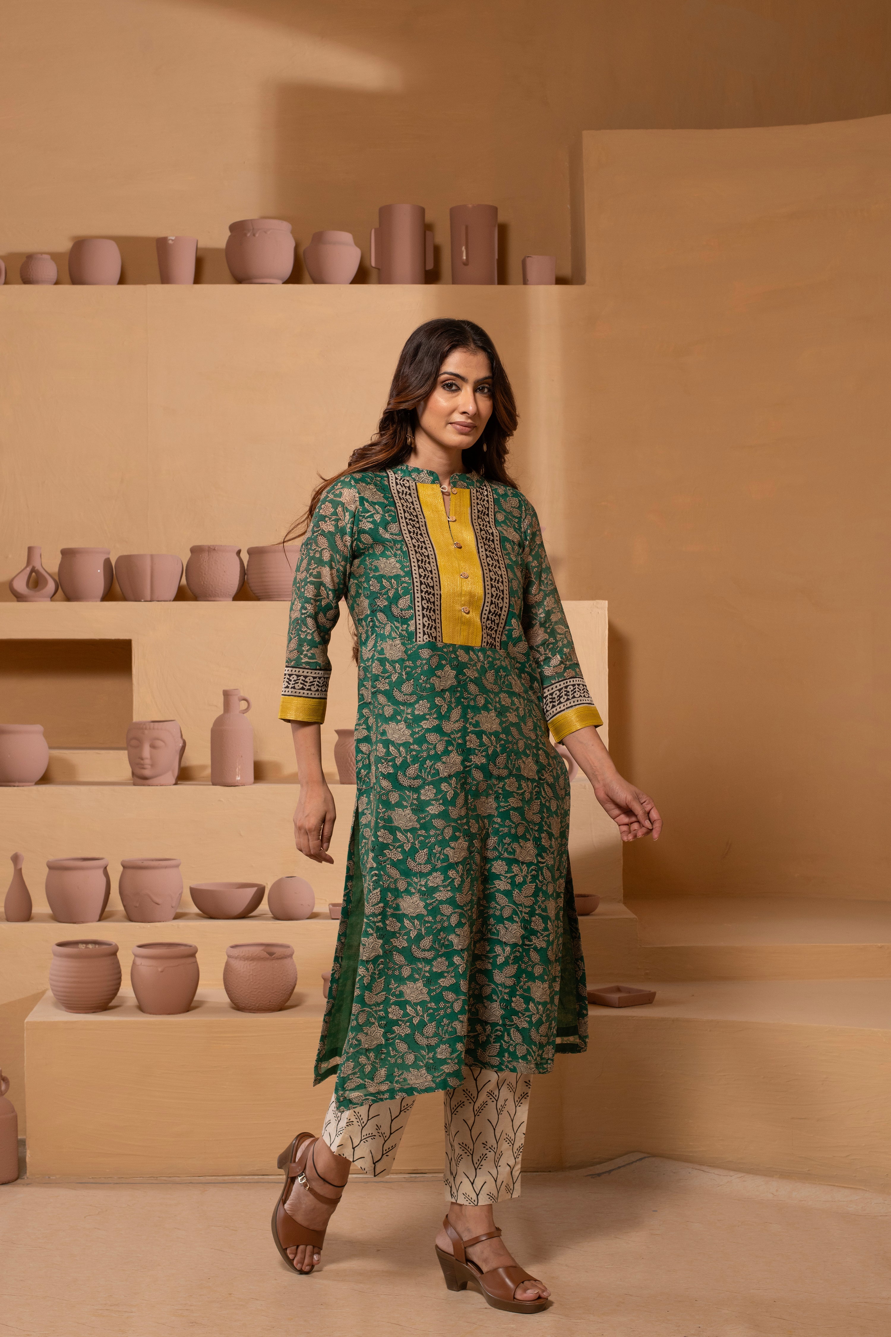 Timeless Maheshwari dupatta suit with intricate pattern and zari borders RKBMH11