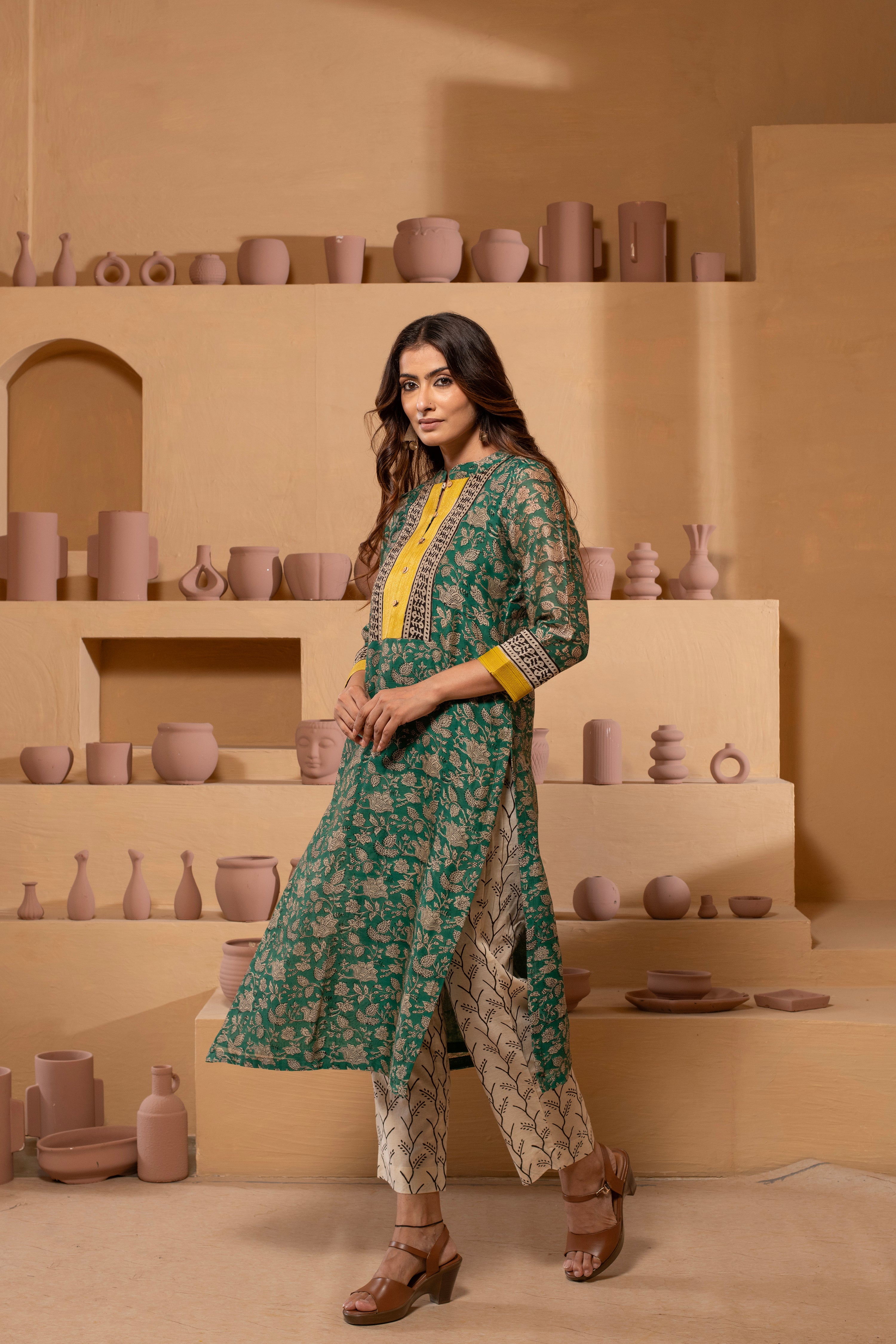 Timeless Maheshwari dupatta suit with intricate pattern and zari borders RKBMH11