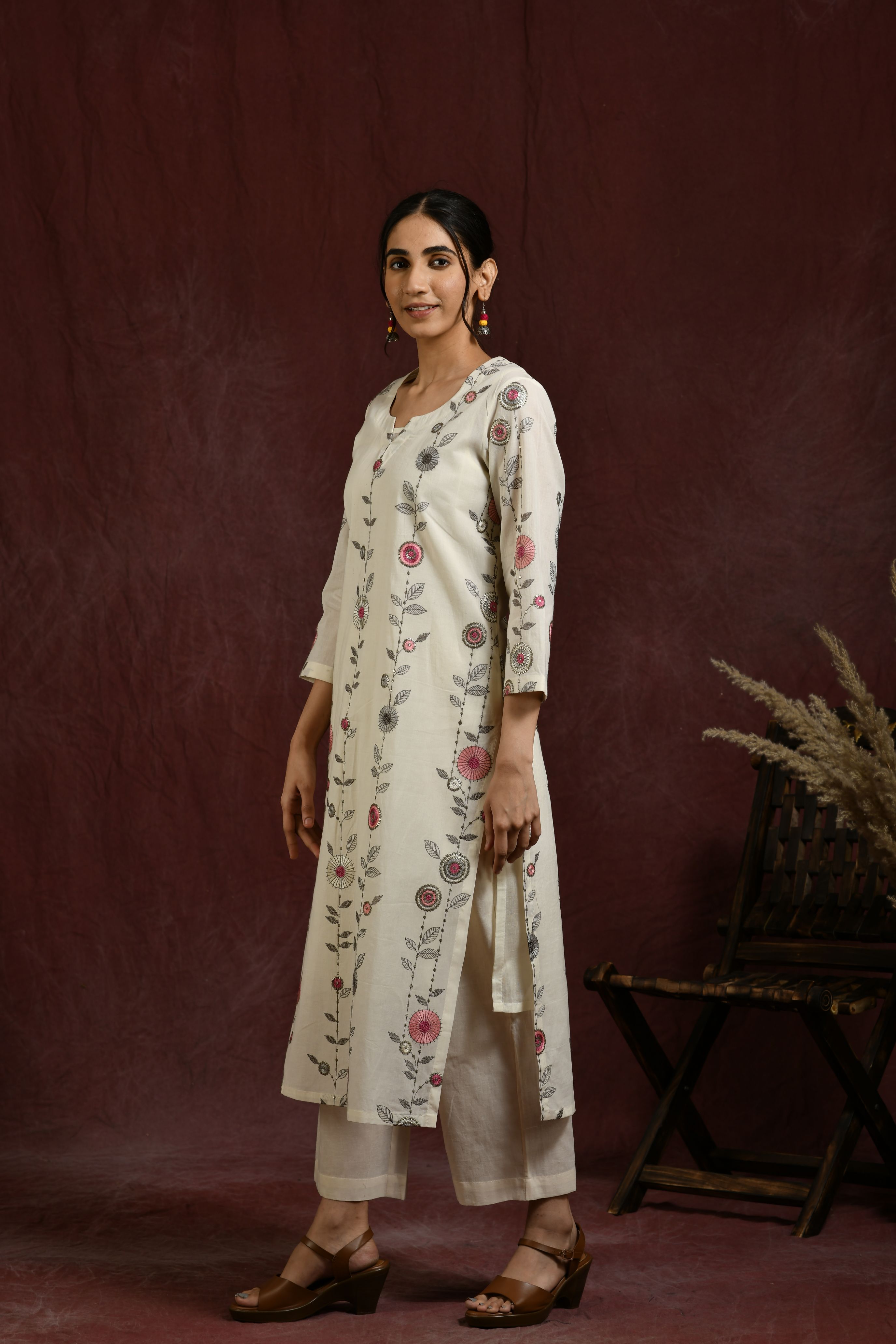 White and pink flower embroidered kurta and pant set