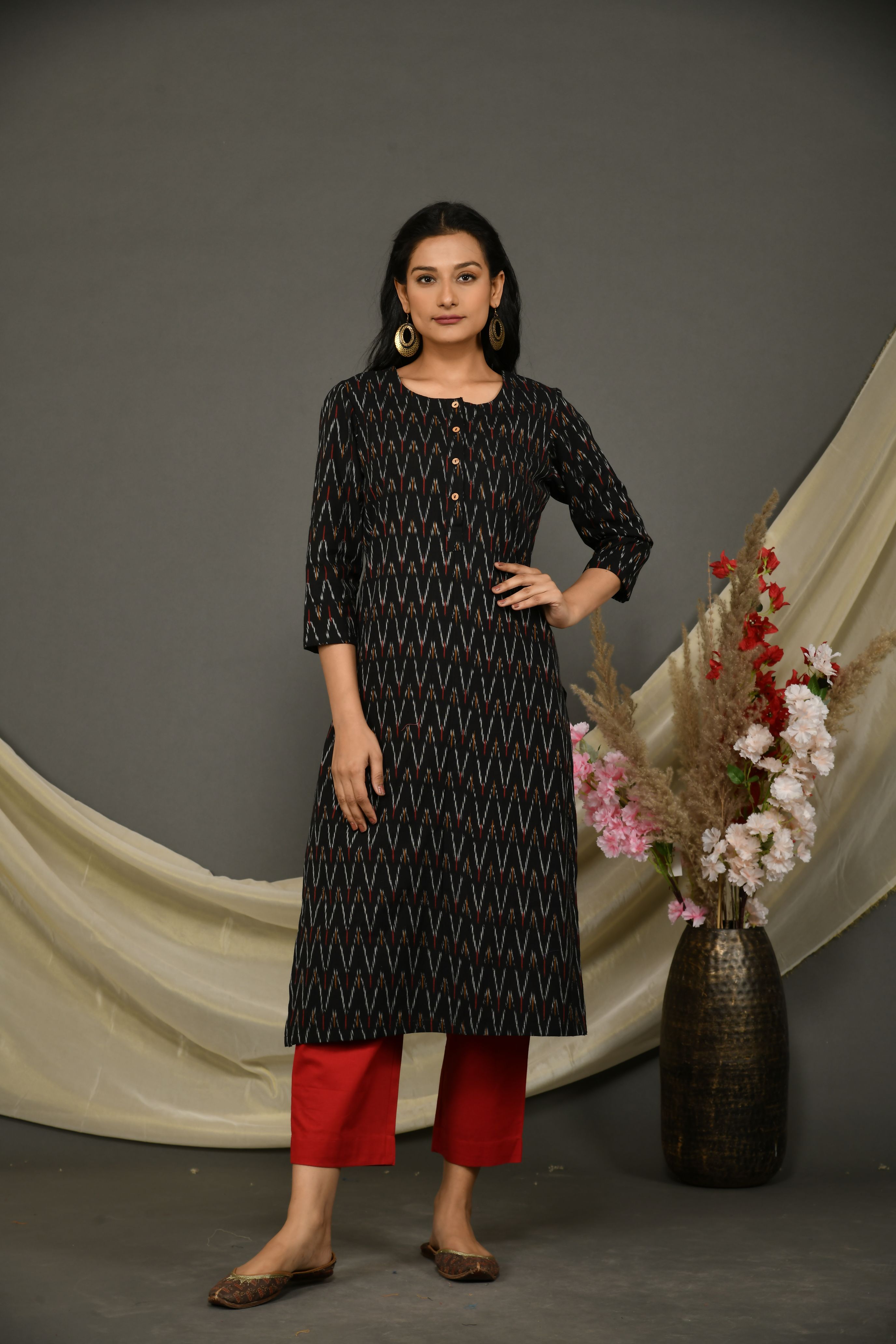 Black ikkat kurta pant set with dupatta IK18