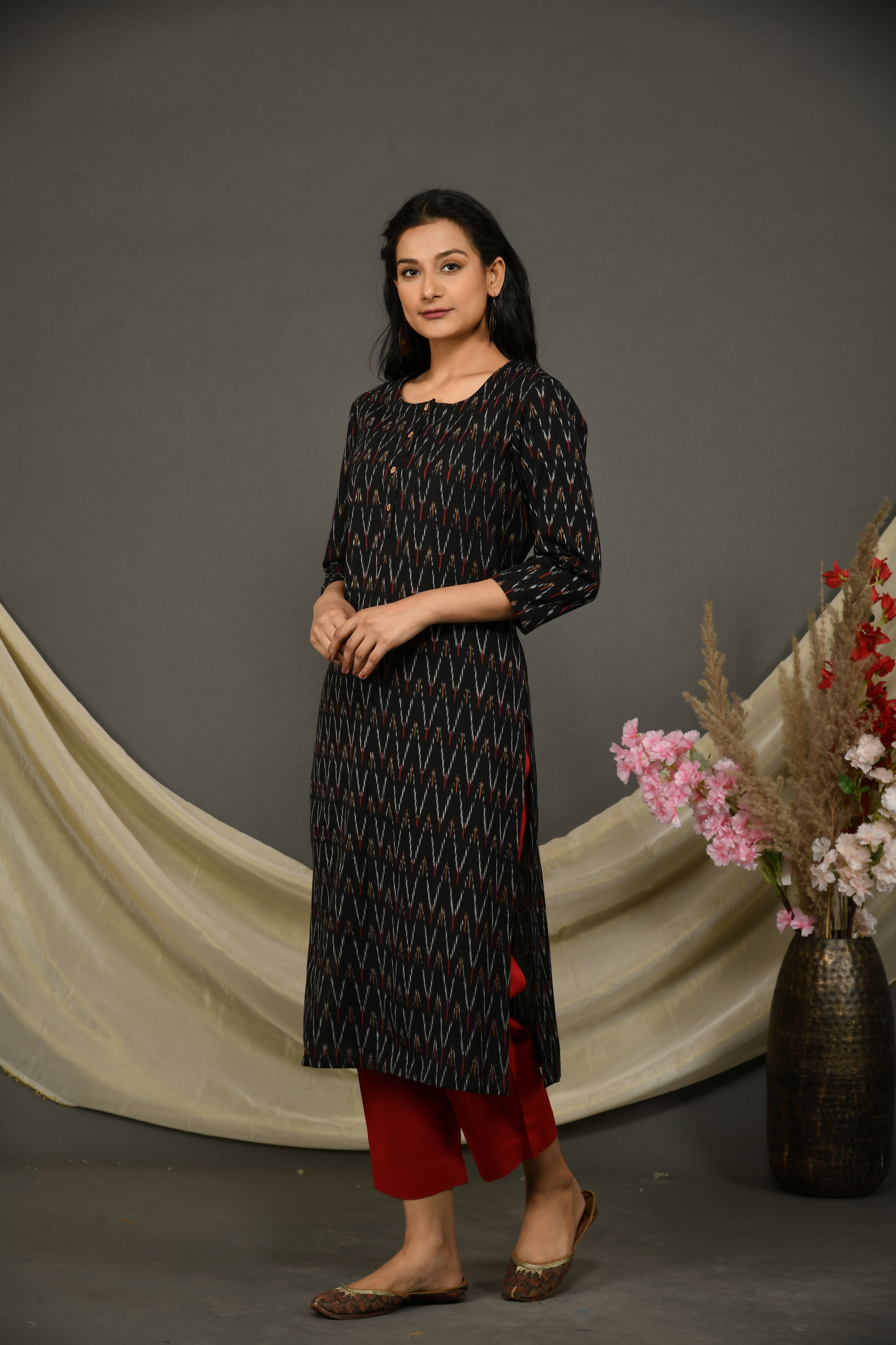 Black ikkat kurta pant set with dupatta IK18