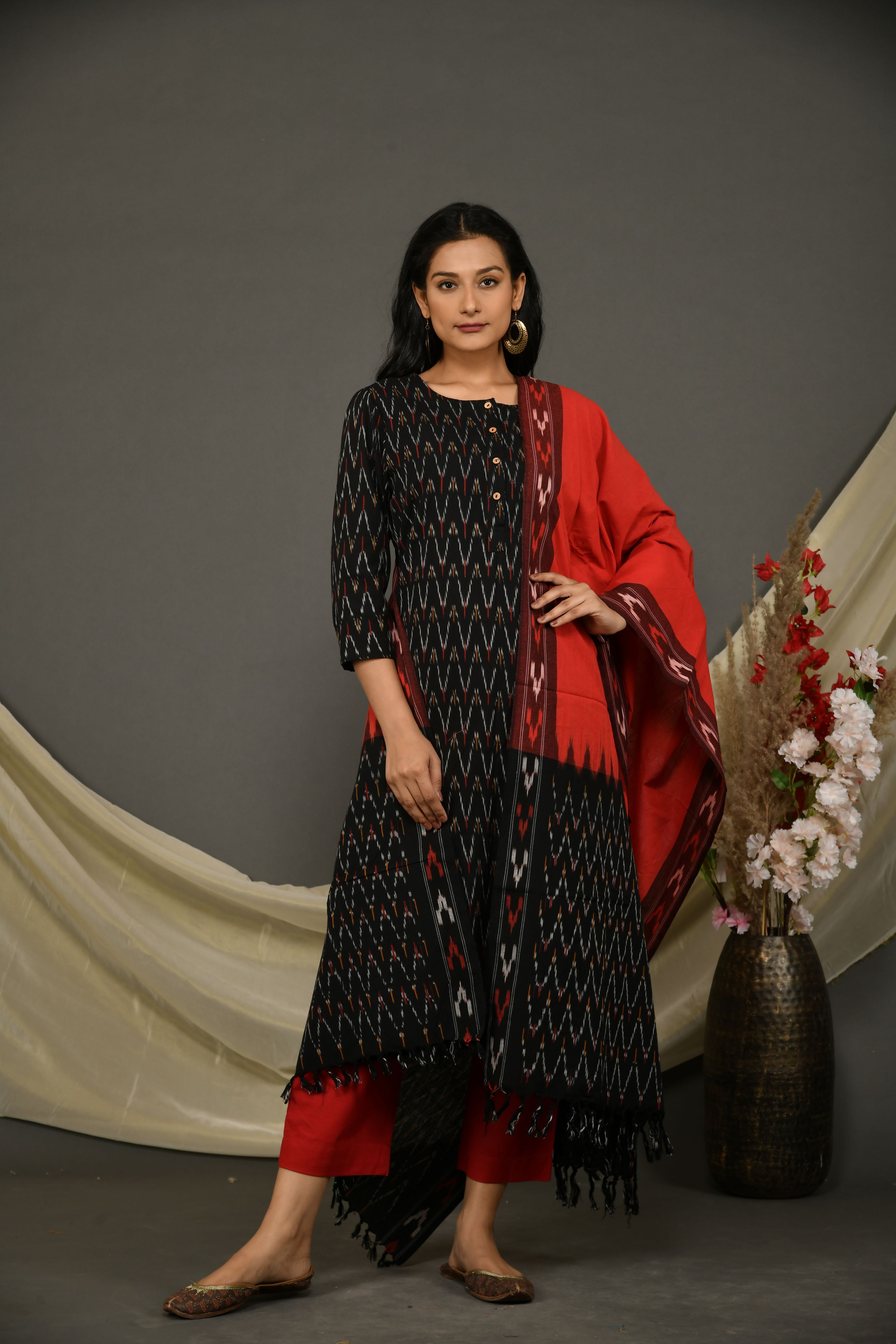Black ikkat kurta pant set with dupatta IK18