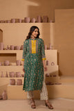 Timeless Maheshwari dupatta suit with intricate pattern and zari borders.