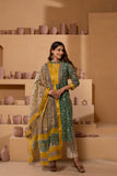 Timeless Maheshwari dupatta suit with intricate pattern and zari borders.