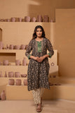 Timeless Maheshwari dupatta suit with intricate pattern and zari borders.