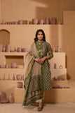 Timeless Maheshwari dupatta suit with intricate pattern and zari borders.