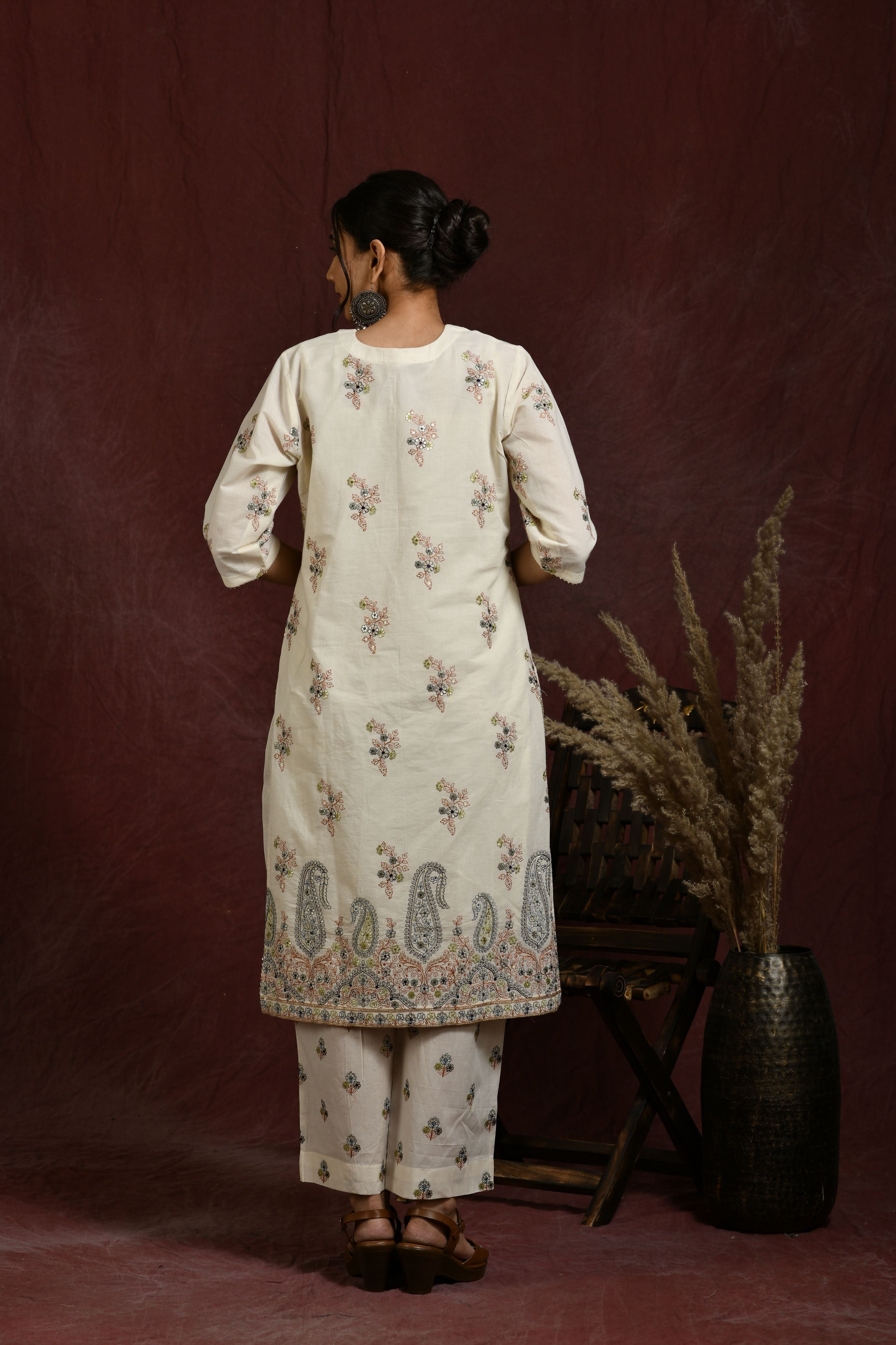 White and multi flower ambi embroidered kurta and pant set