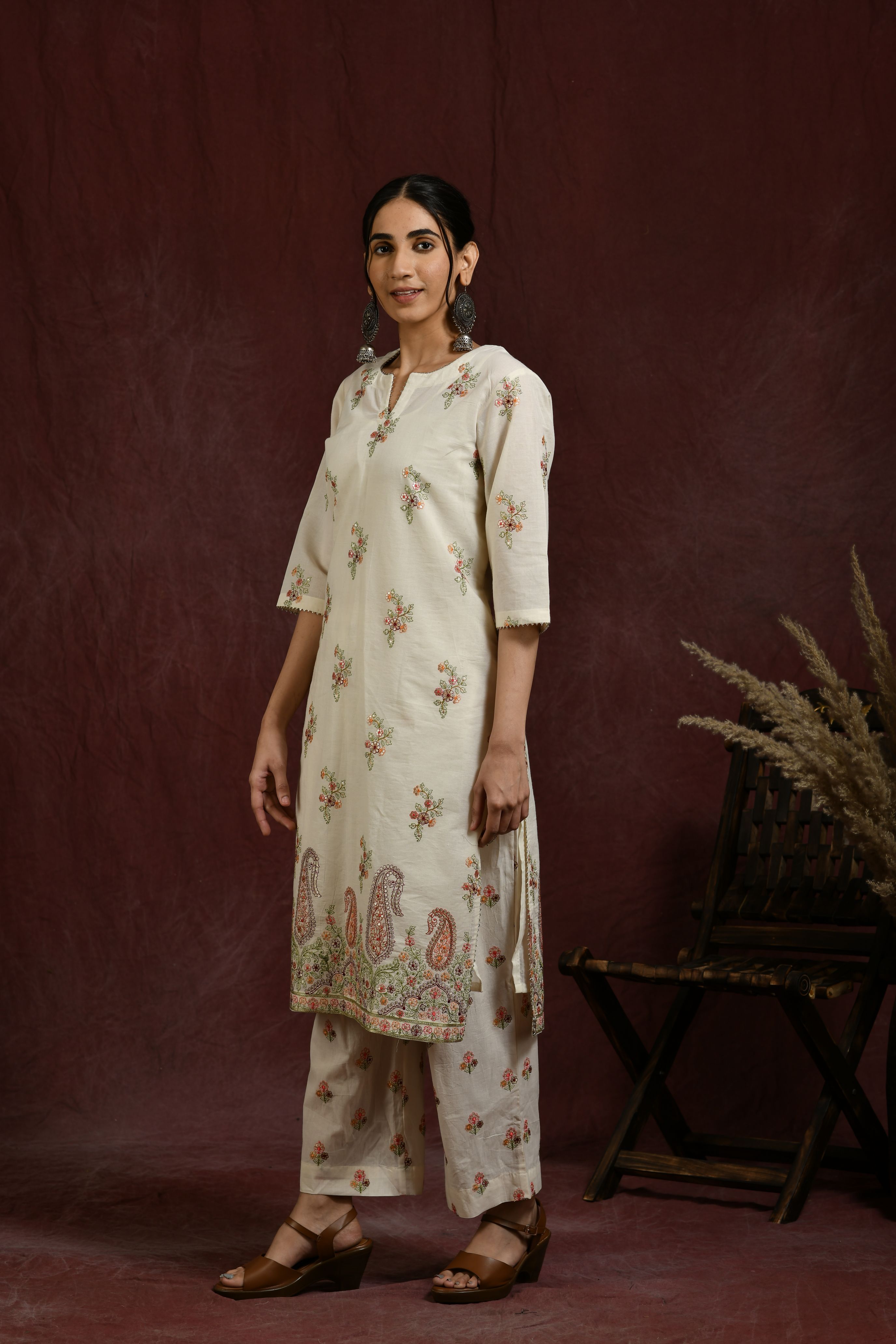 White and multi flower ambi embroidered kurta and pant set
