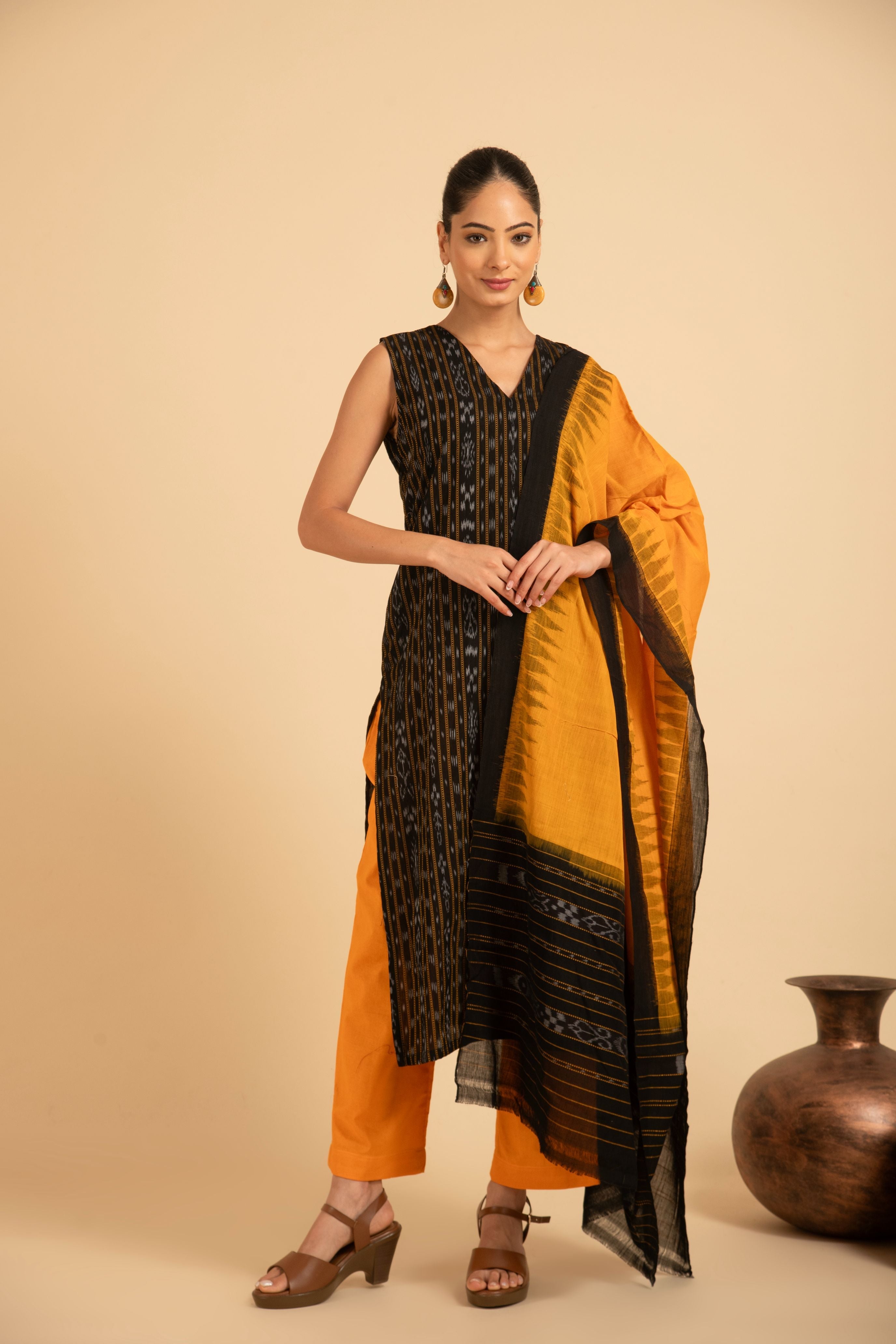 Sambalpuri Kurti - 40 Chest, Tail Cut Kurti, High Low Kurti, डिज़ाइनर  कुर्ती - Priya Fashion, Balangir | ID: 2852888344033