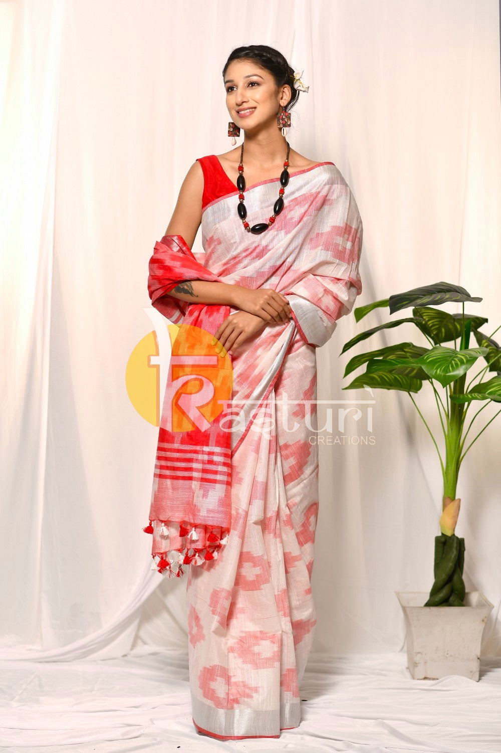 White and red translucent patterns handloom cotton saree